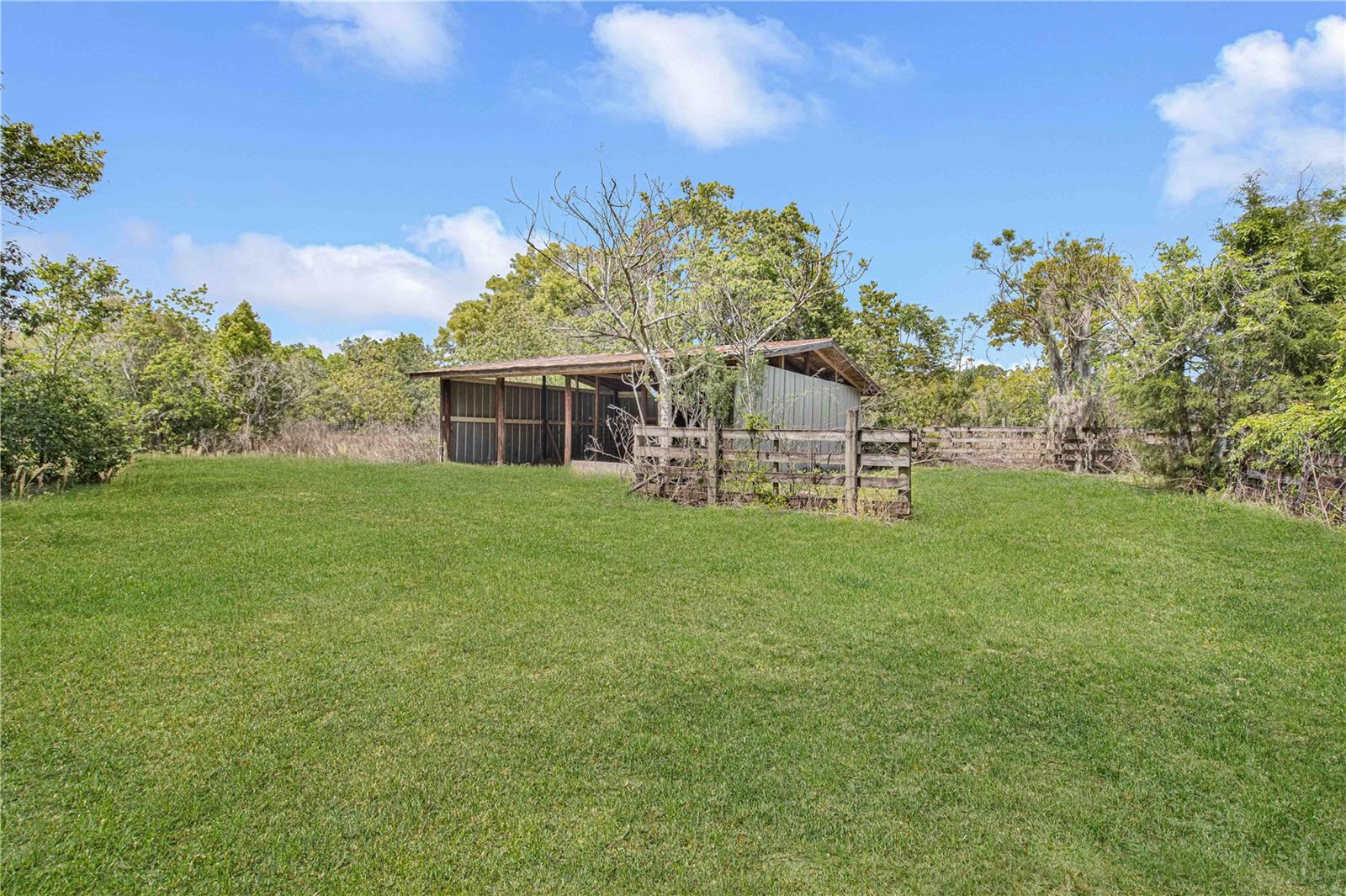 8225 E Highway 25 Property Photo 44