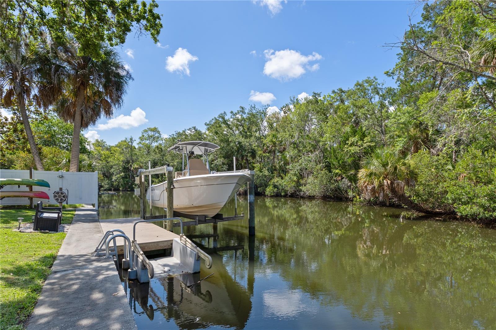 2160 N Watersedge Dr Property Photo 44