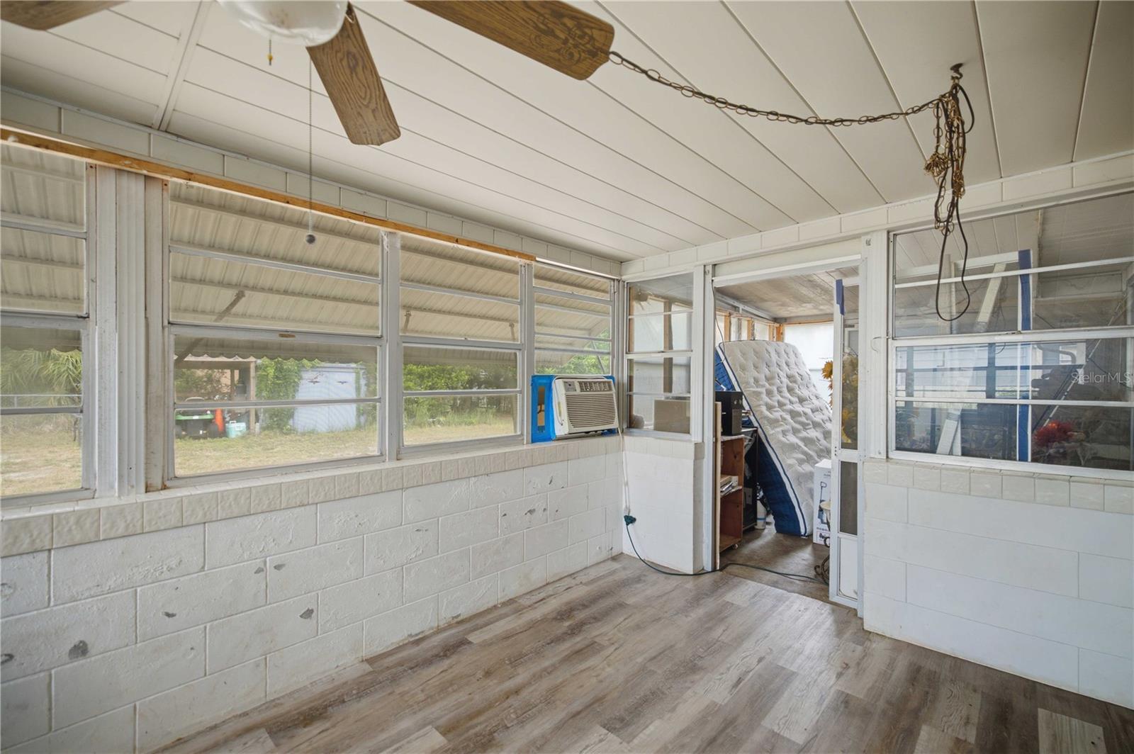 477 Spring Ln Property Photo 10