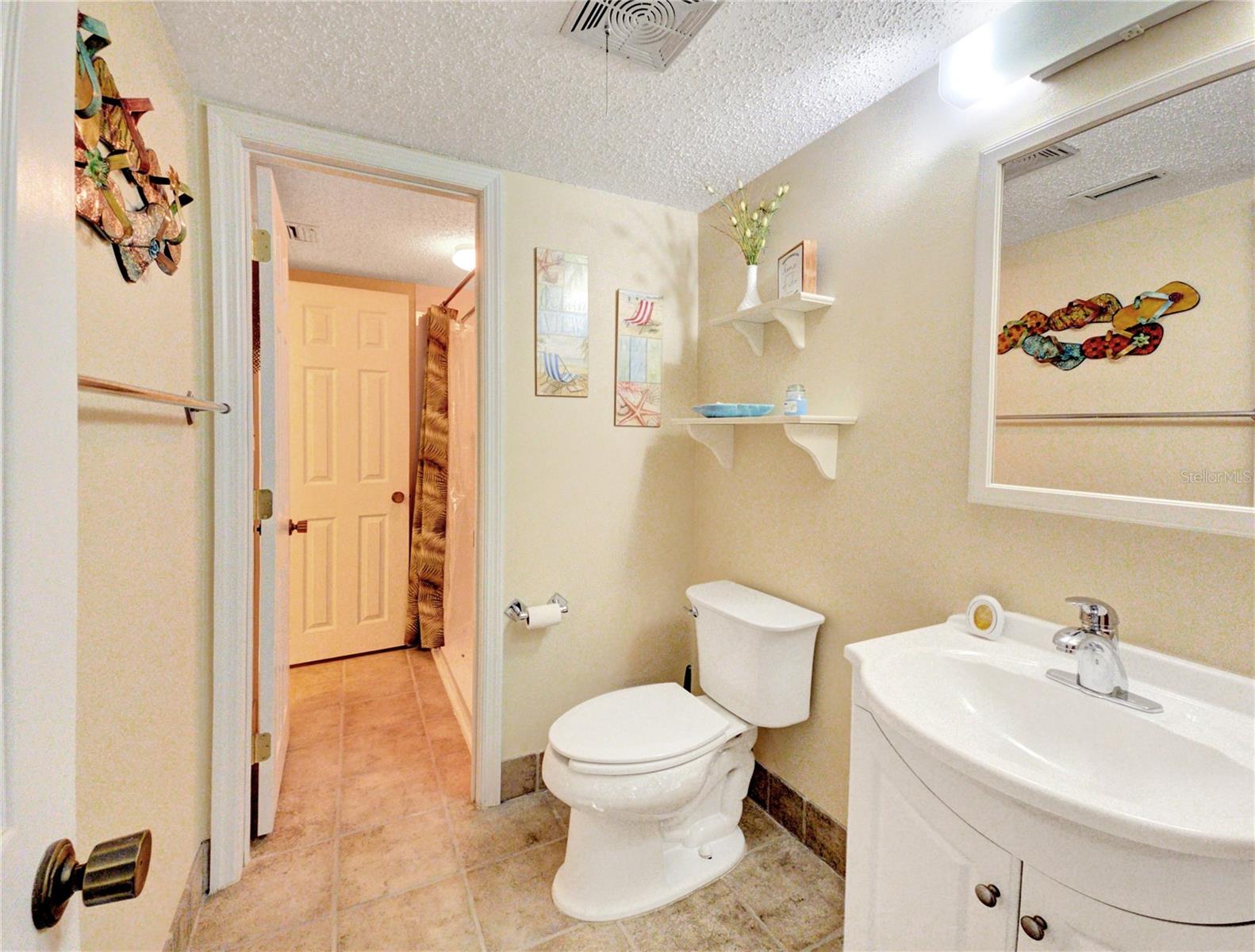 700 Midway Dr #b Property Photo 14