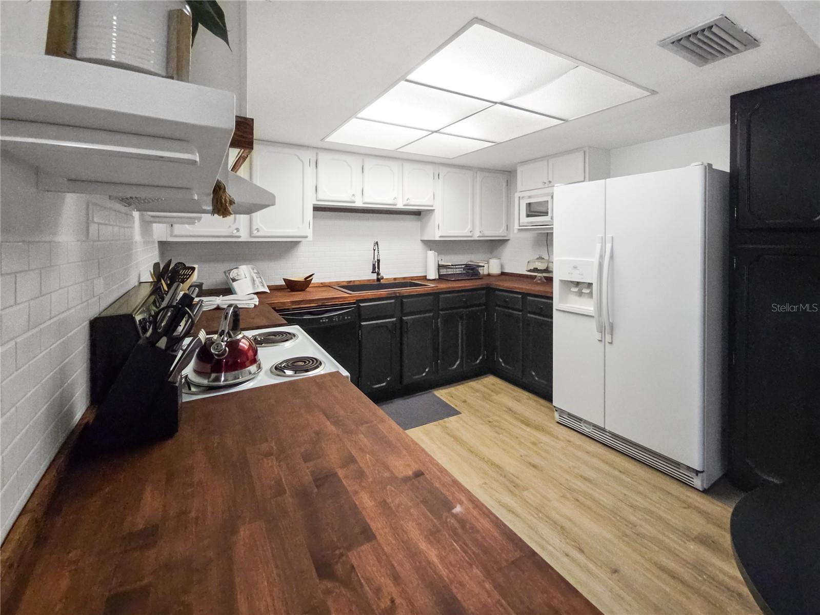 623 Midway Dr #b Property Photo 8