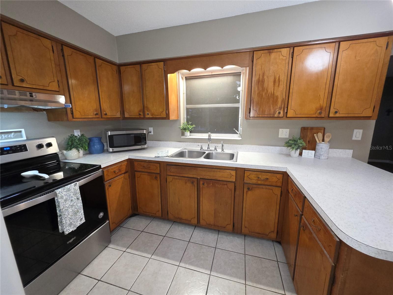 21654 Sw Raintree St Property Photo 3