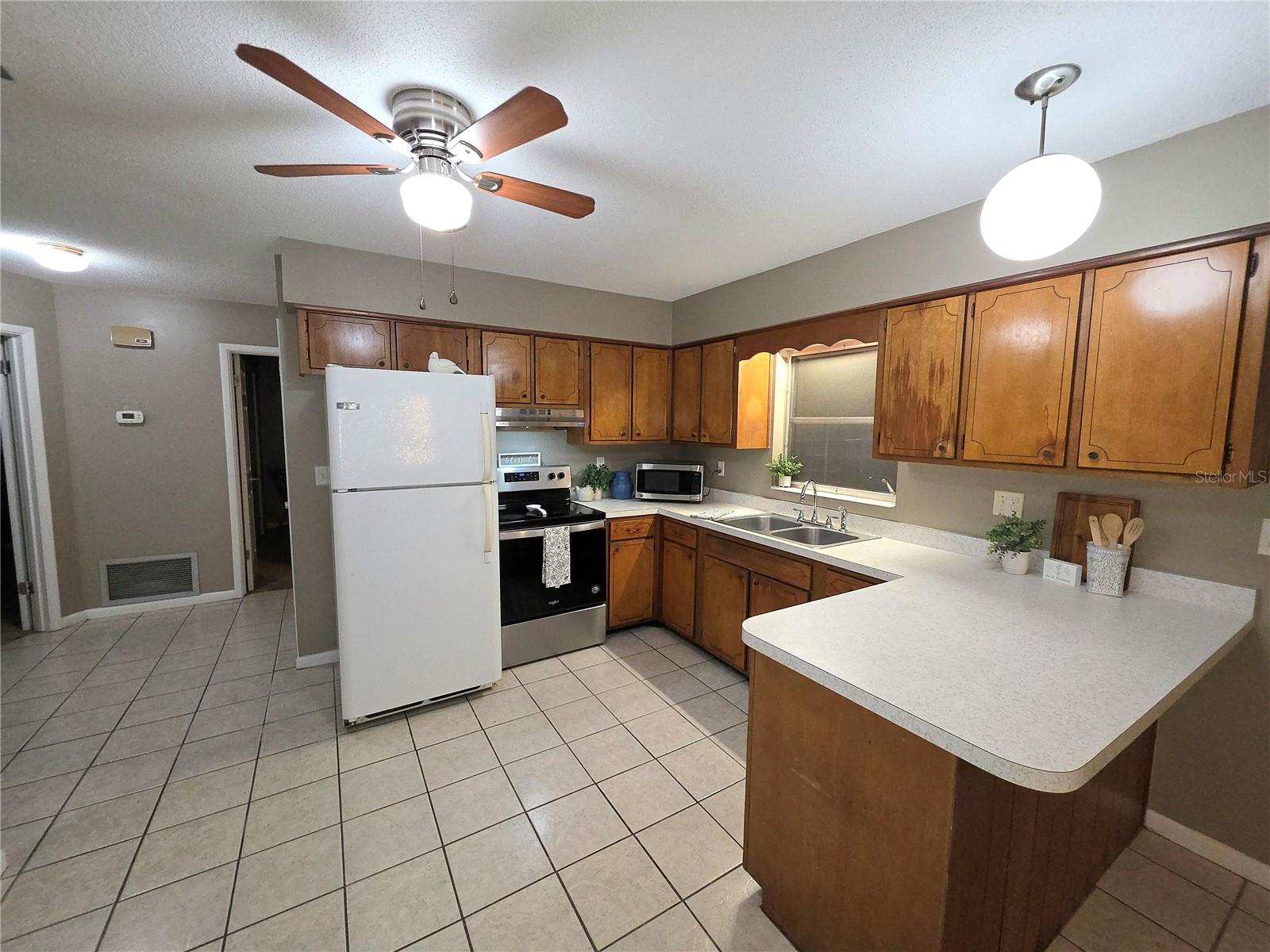 21654 Sw Raintree St Property Photo 11