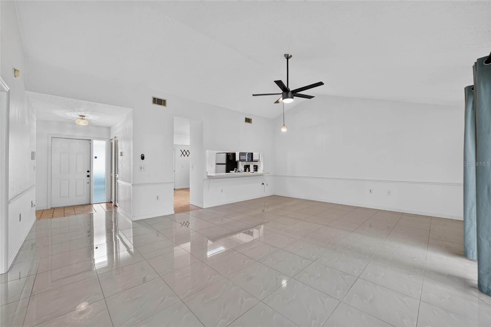 2437 Sw 20th Ct Property Photo 9