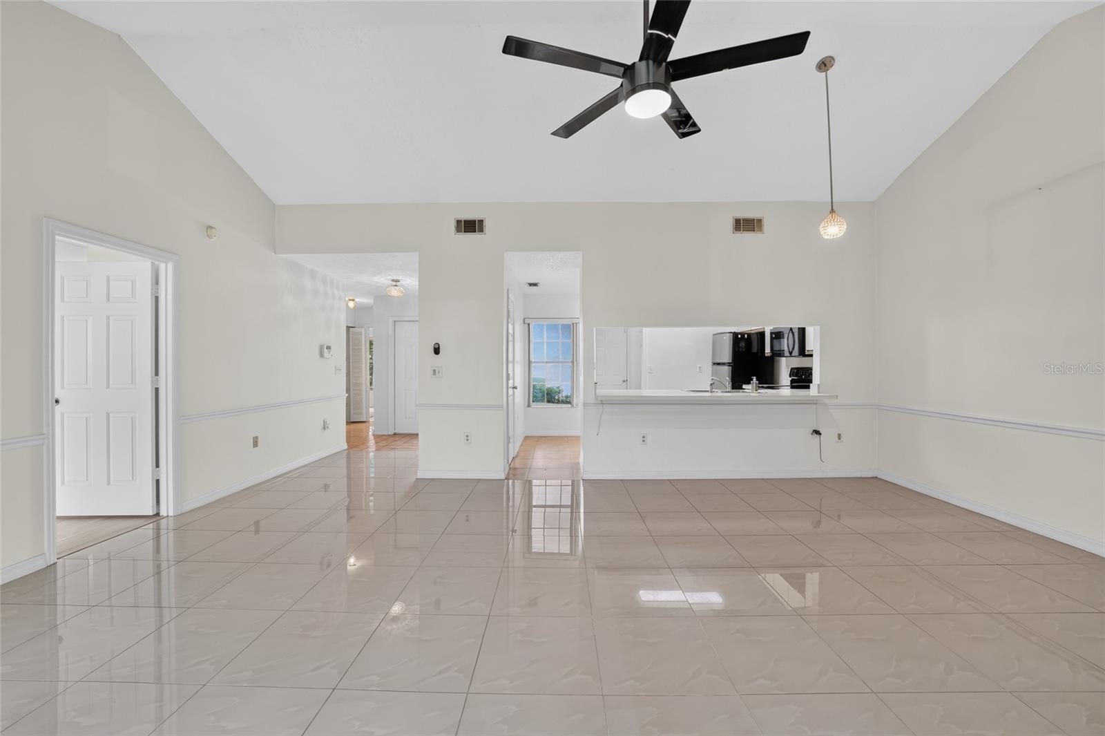 2437 Sw 20th Ct Property Photo 13