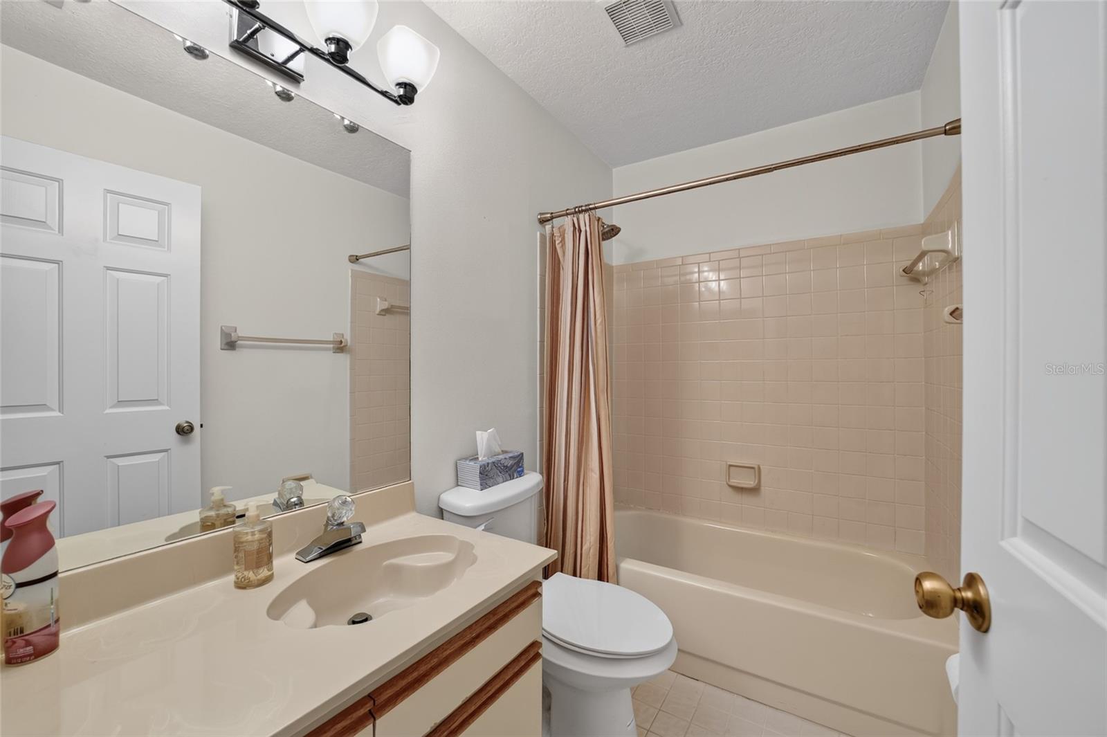 2437 Sw 20th Ct Property Photo 34