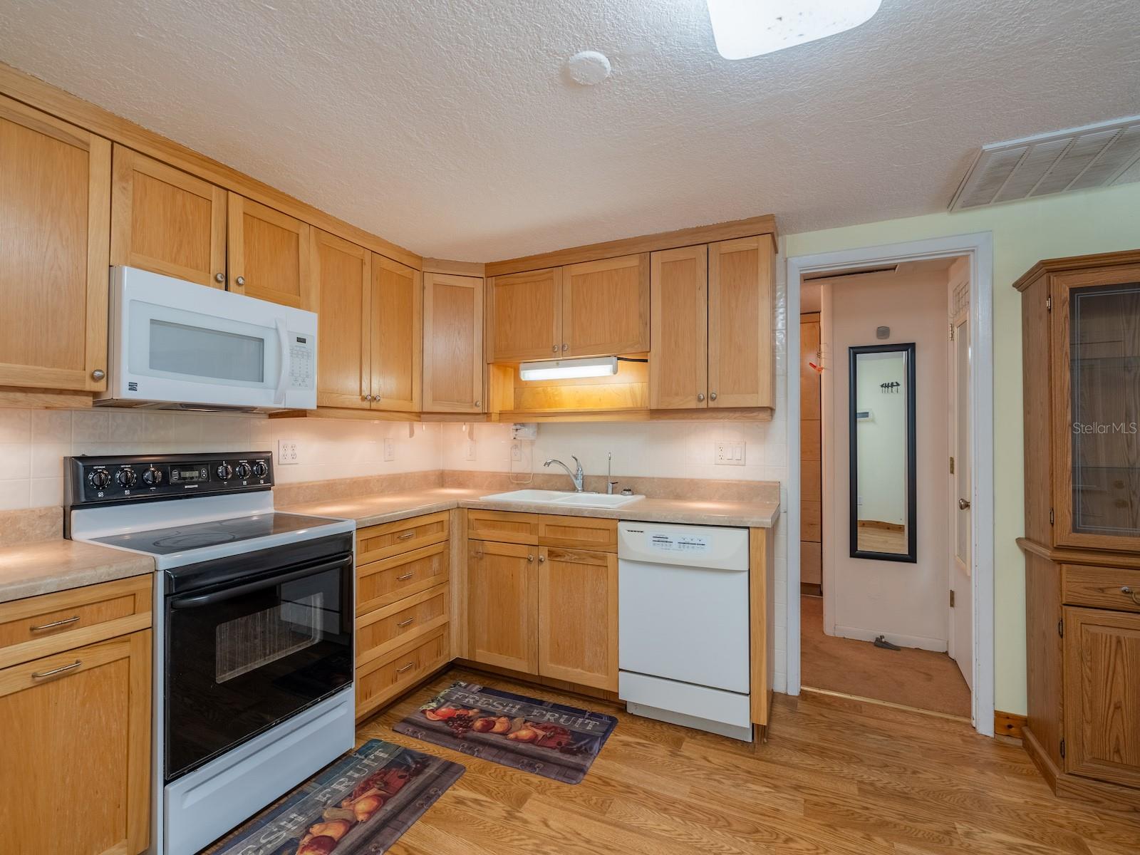 15265 Country Club Blvd Property Photo 11