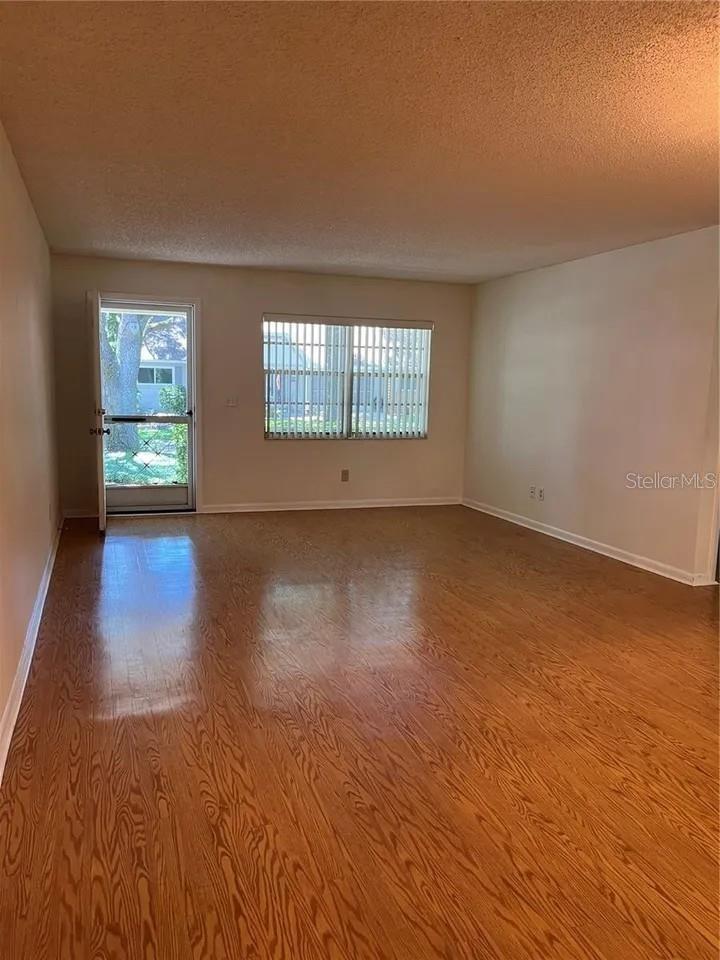 8591 Sw 93rd Pl #e Property Photo 4