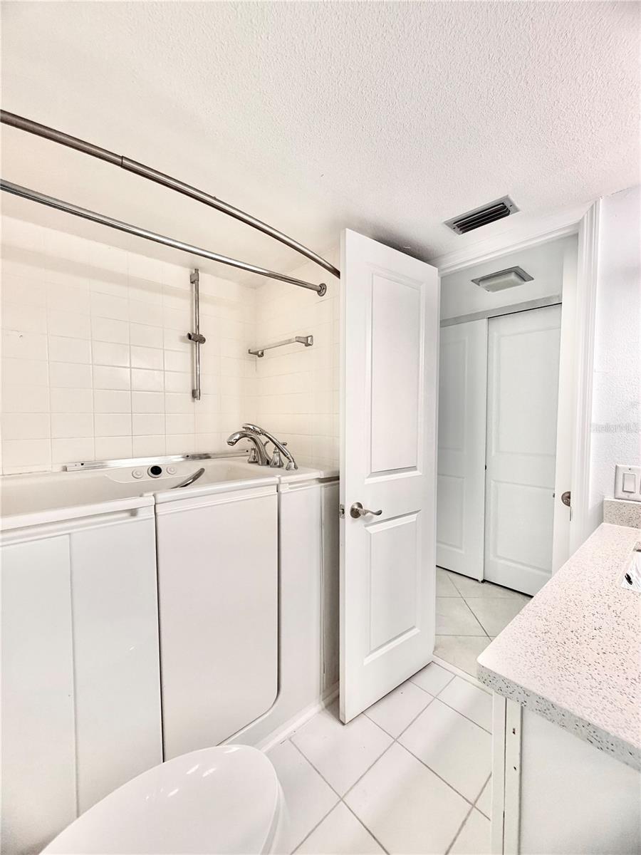 7400 Sun Island Dr S #111 Property Photo 23
