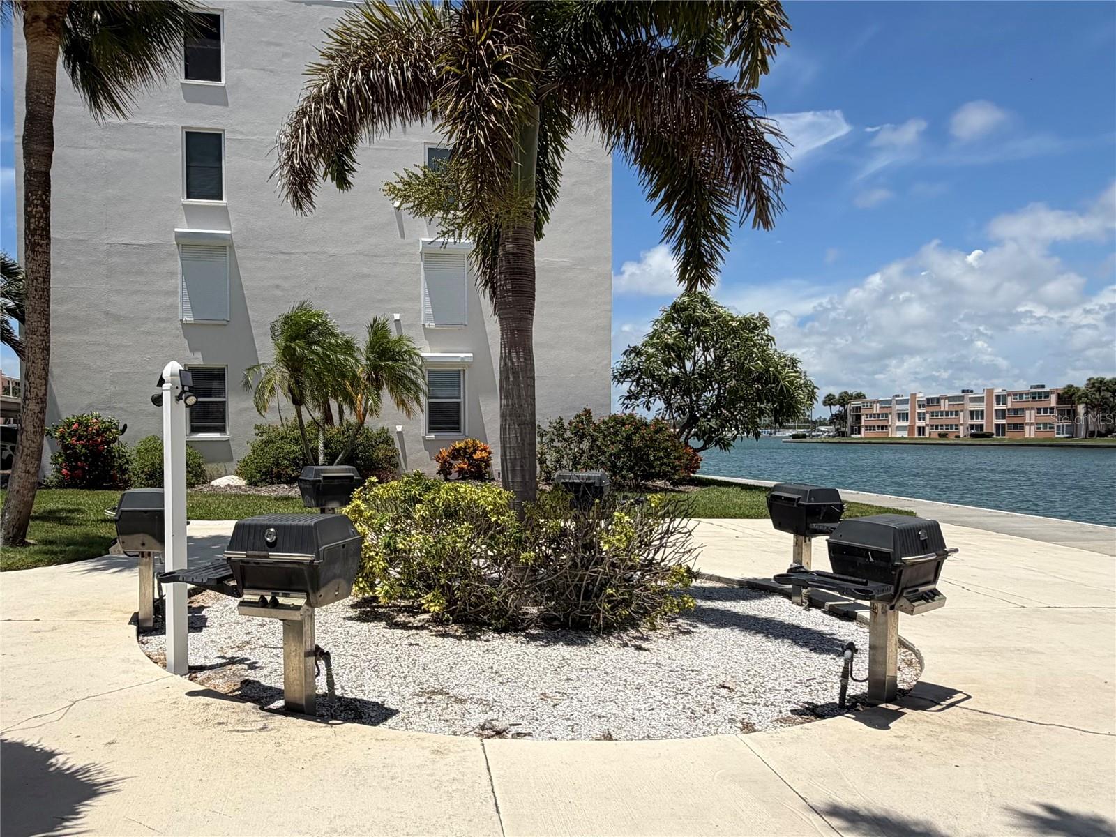 7400 Sun Island Dr S #111 Property Photo 29