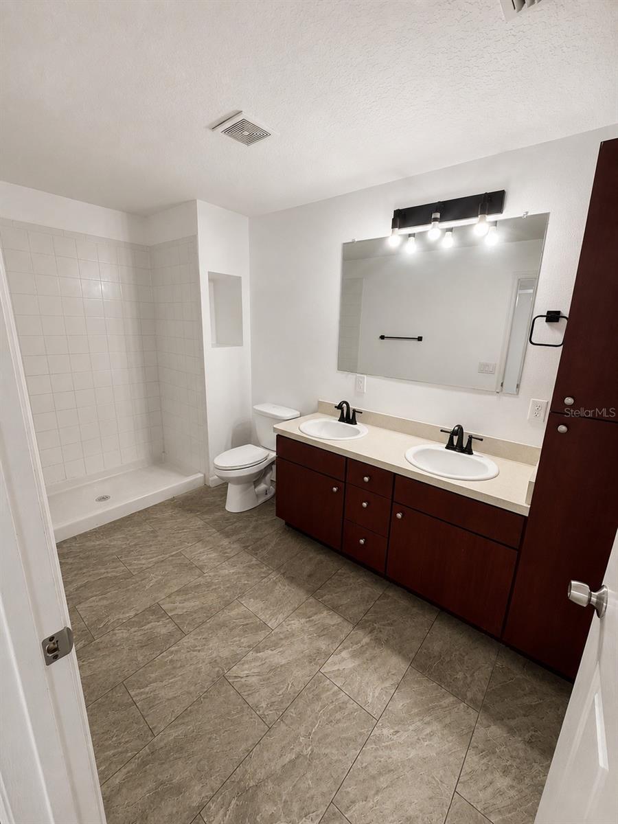 3019-3019 Walnut Ct Property Photo 5