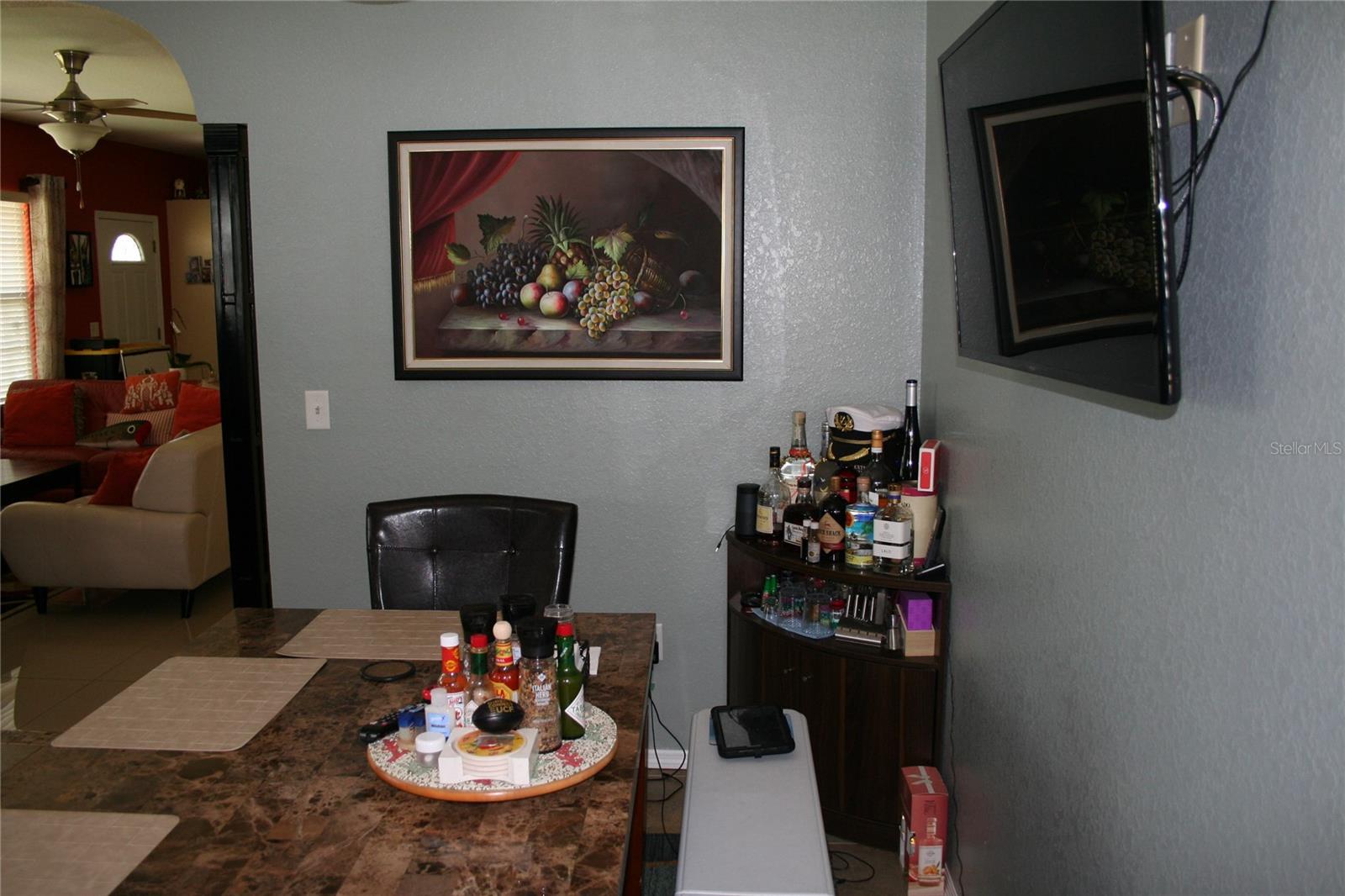236 Ne 13th Pl Property Photo 3