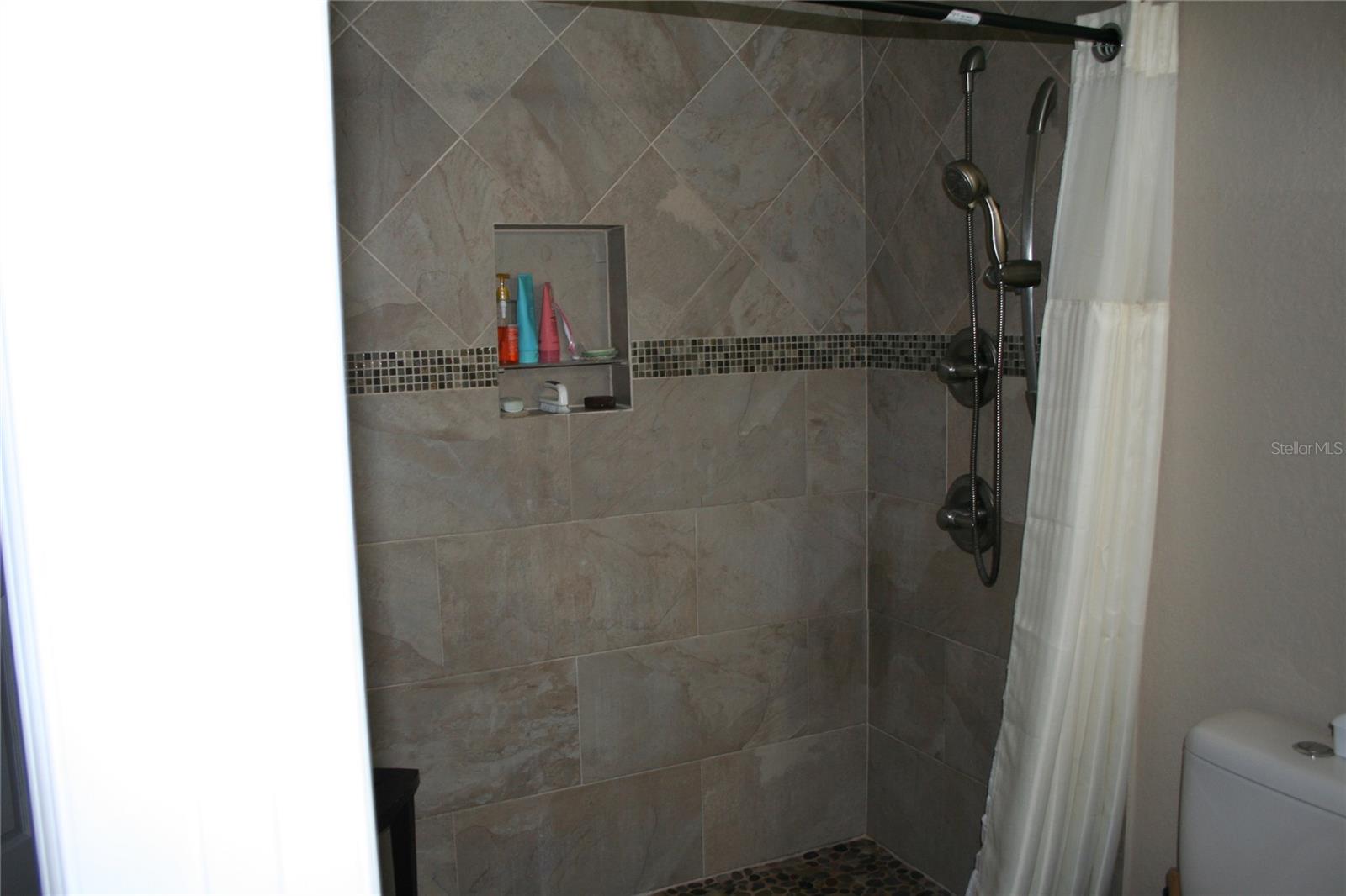 236 Ne 13th Pl Property Photo 15
