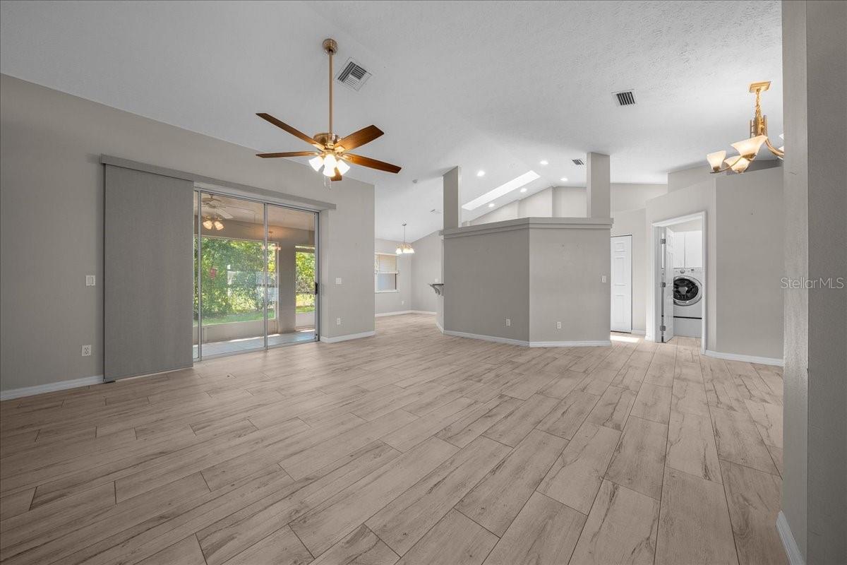 10707 Sw 74th Ave Property Photo 5