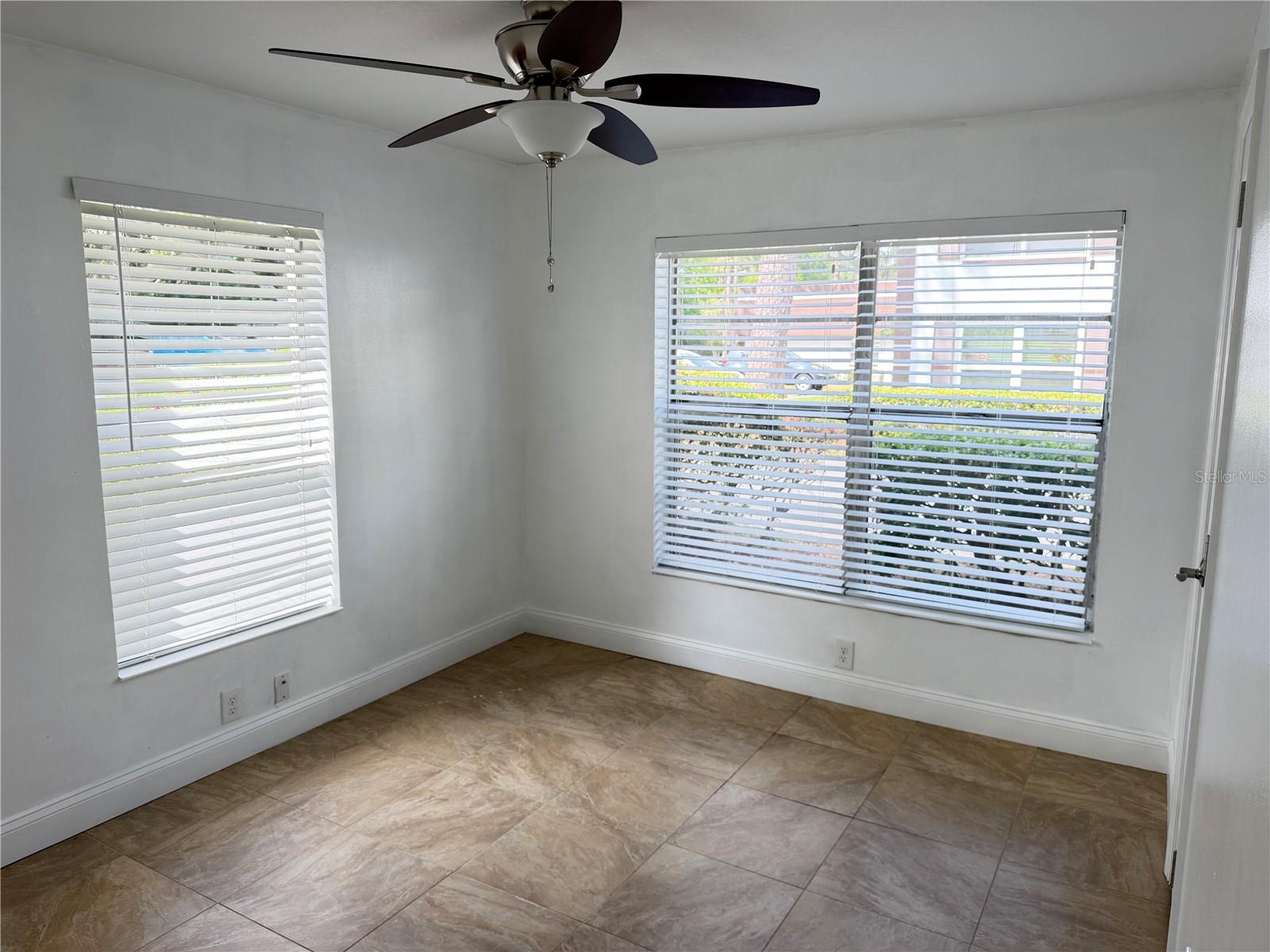 2564 Se 15th Ave #h Property Photo 3