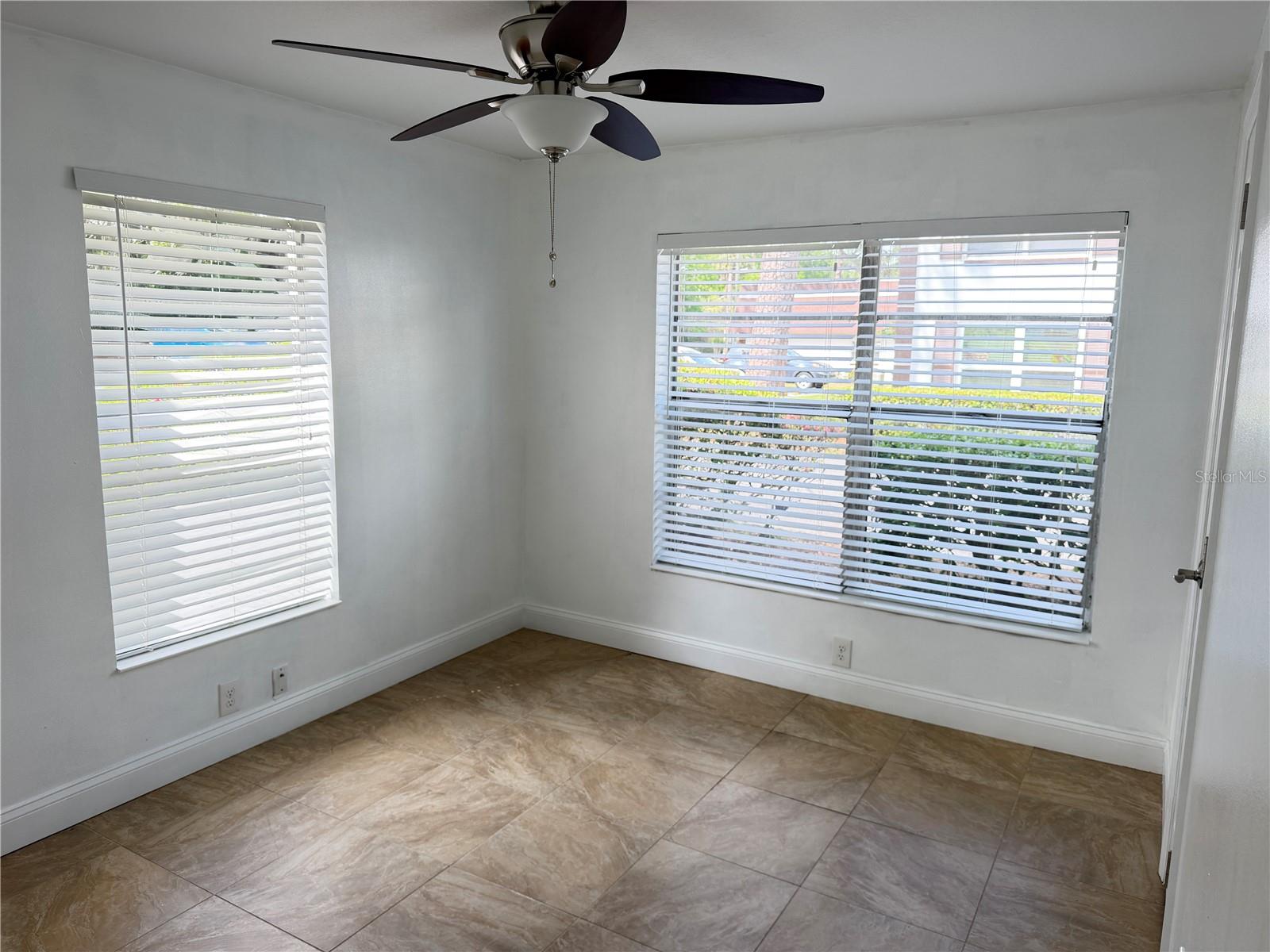 2564 Se 15th Ave #h Property Photo 5