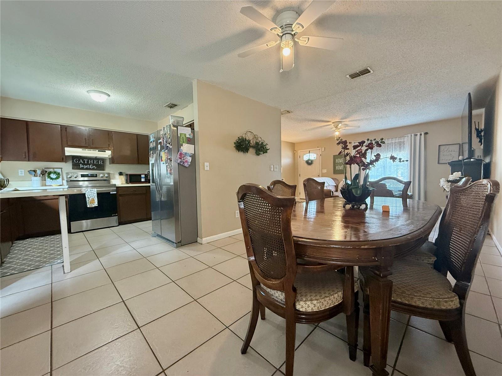 6 Spring Lane Way Property Photo 9