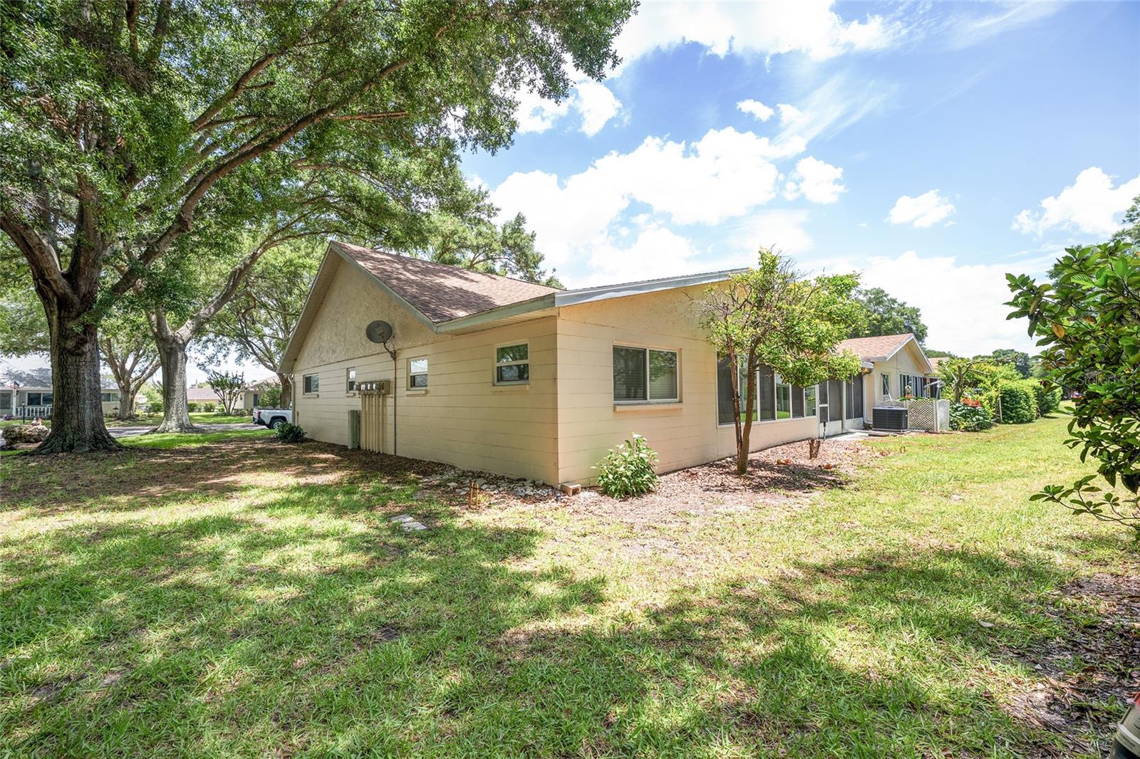 8560 Sw 90th St #e Property Photo 39