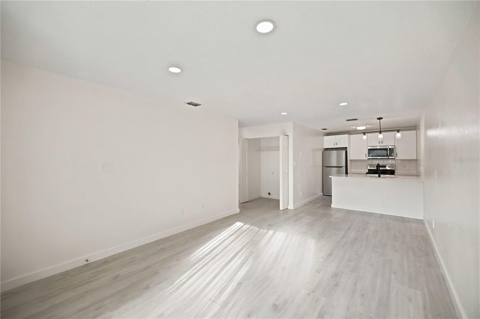 5395 Se 30th Pl #all Units Property Photo 4
