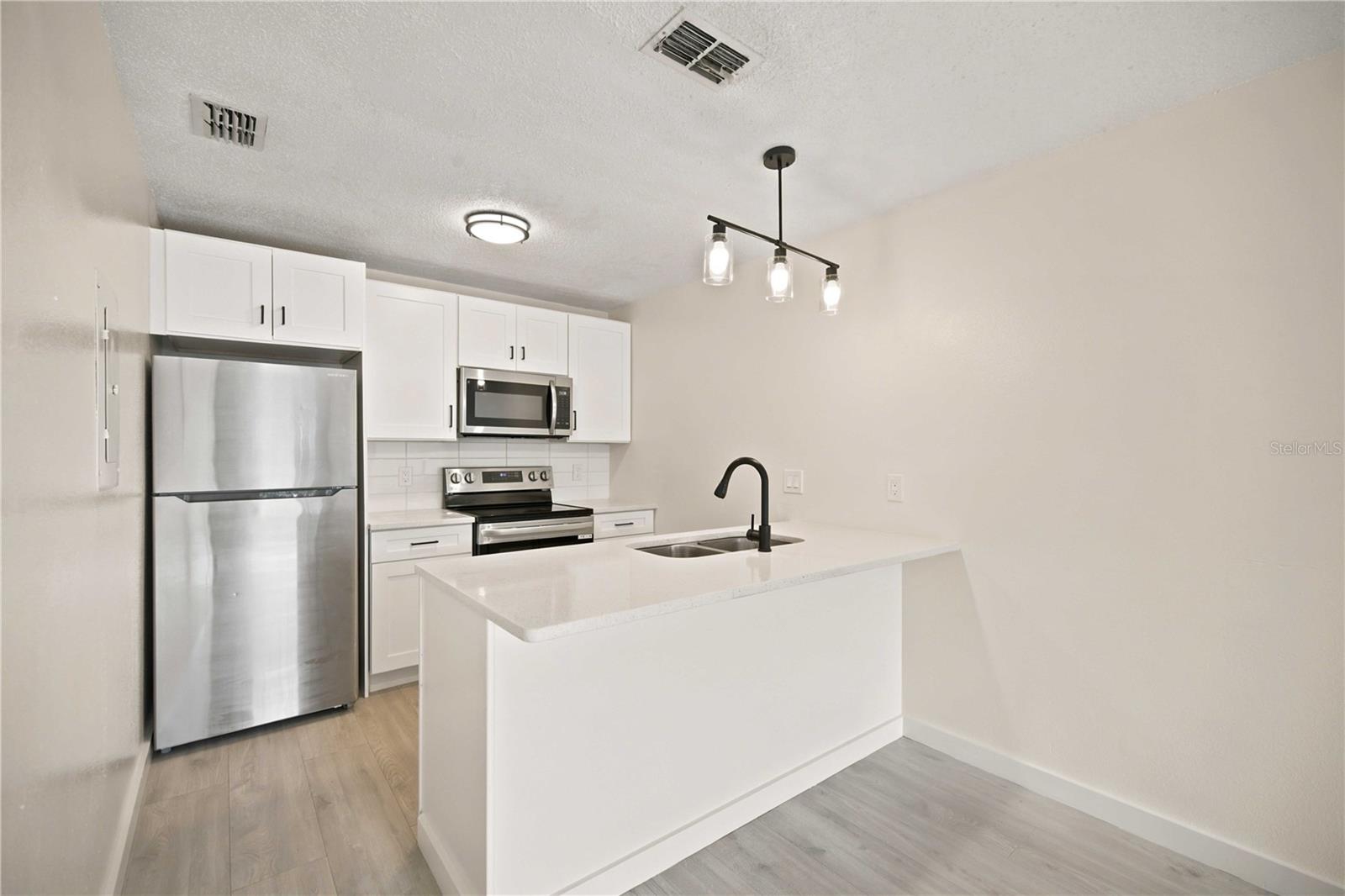 5395 Se 30th Pl #all Units Property Photo 6