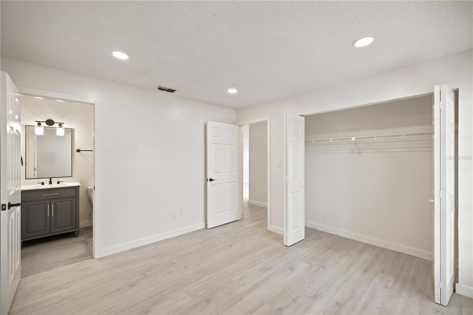 5395 Se 30th Pl #all Units Property Photo 10