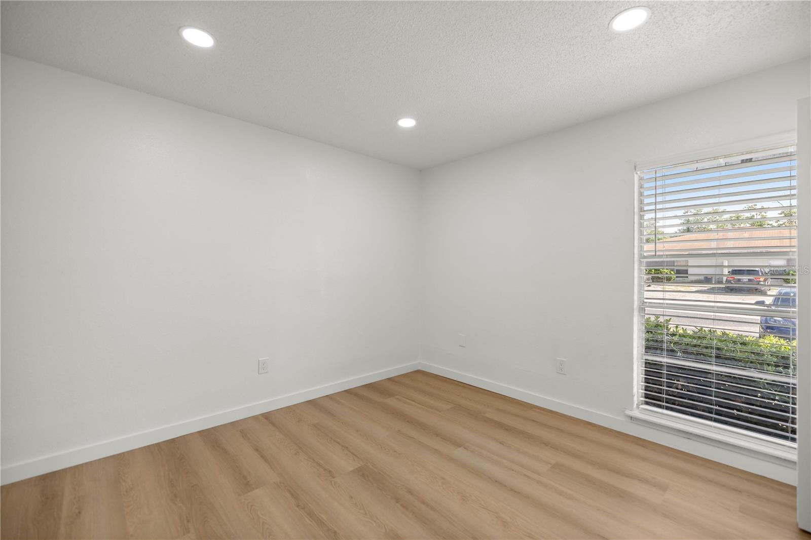 5395 Se 30th Pl #all Units Property Photo 25