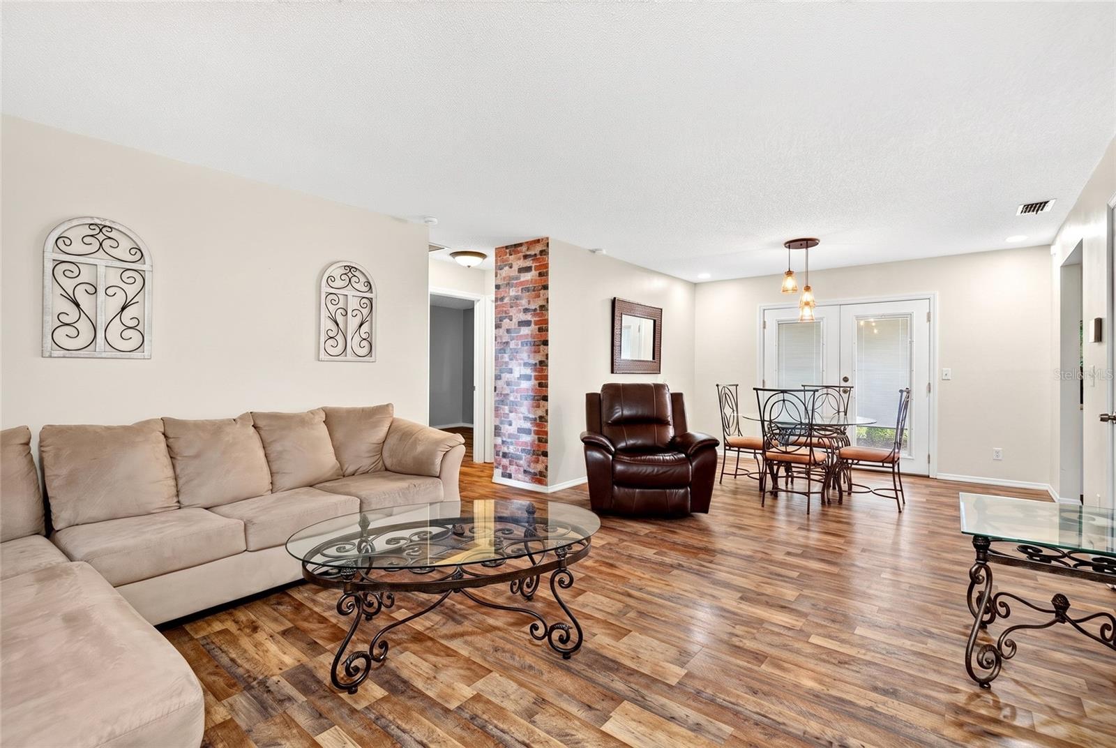 27 Cedar Trce Property Photo 2