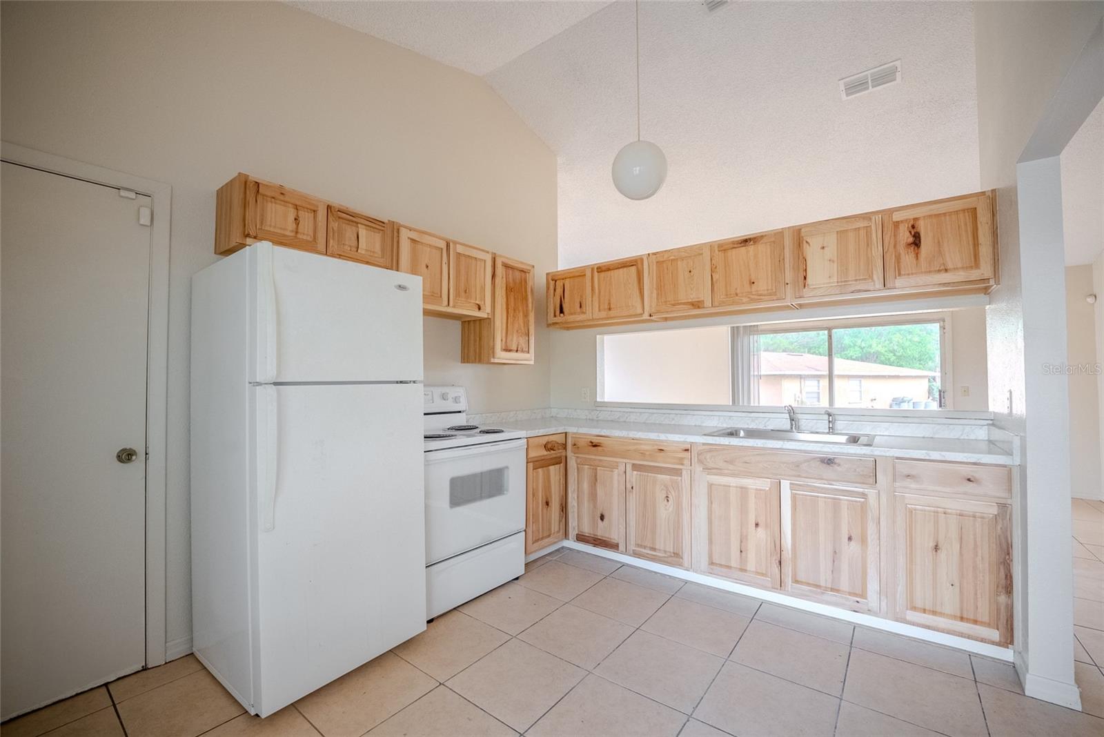 21 Spring Loop Cir Property Photo 9