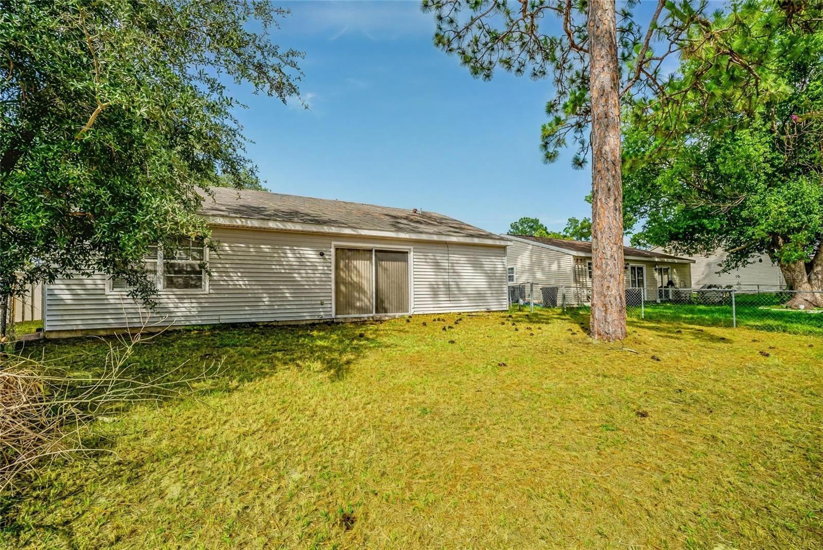 21 Spring Loop Cir Property Photo 20