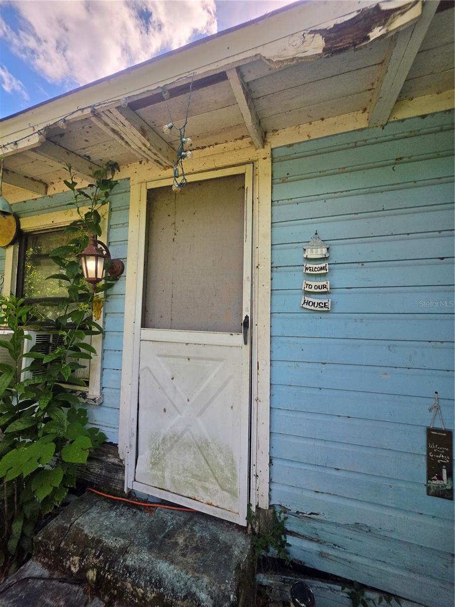 515 Ella Ave Property Photo 4