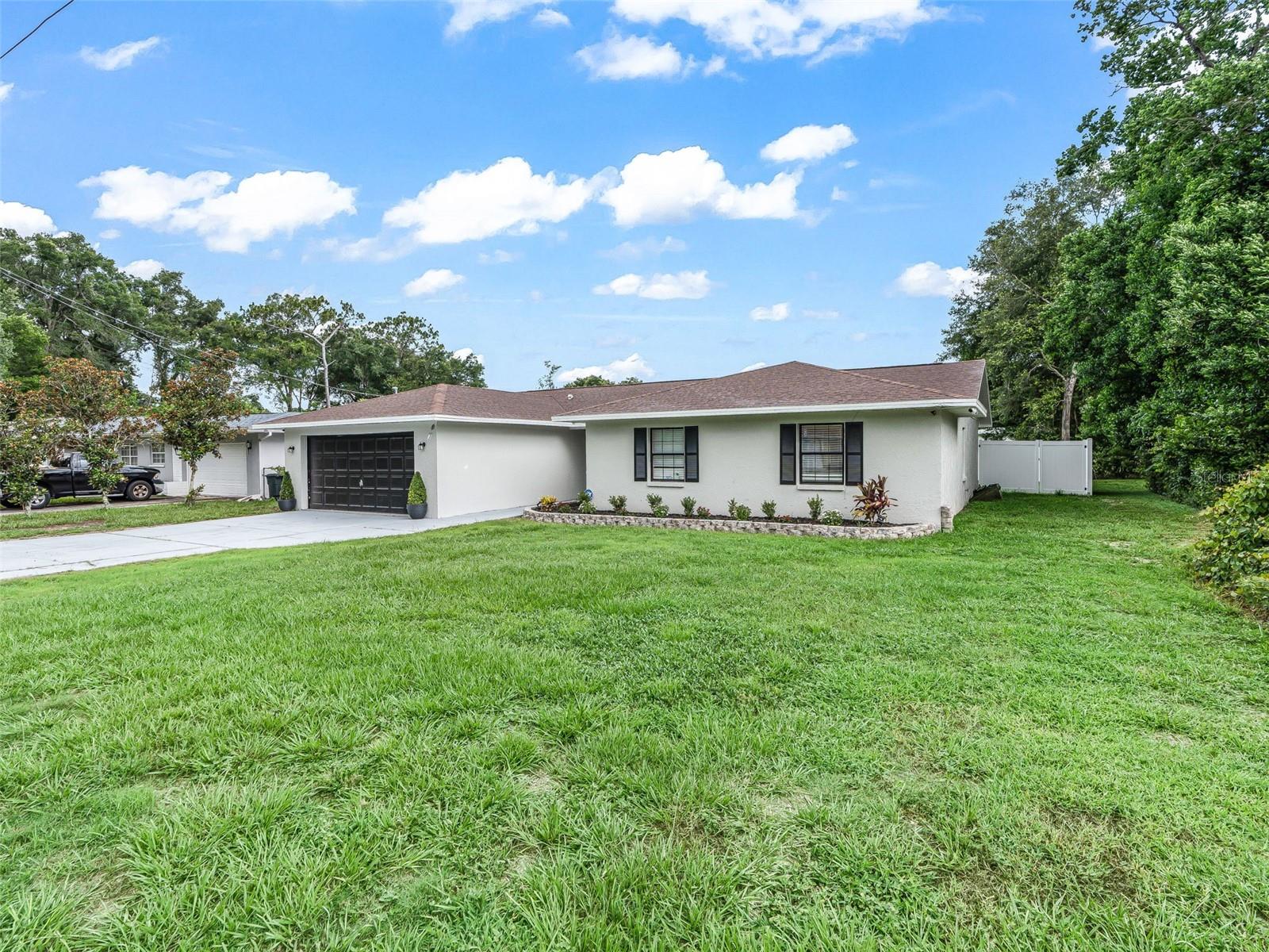 729 Sinclair Ter Property Photo 1