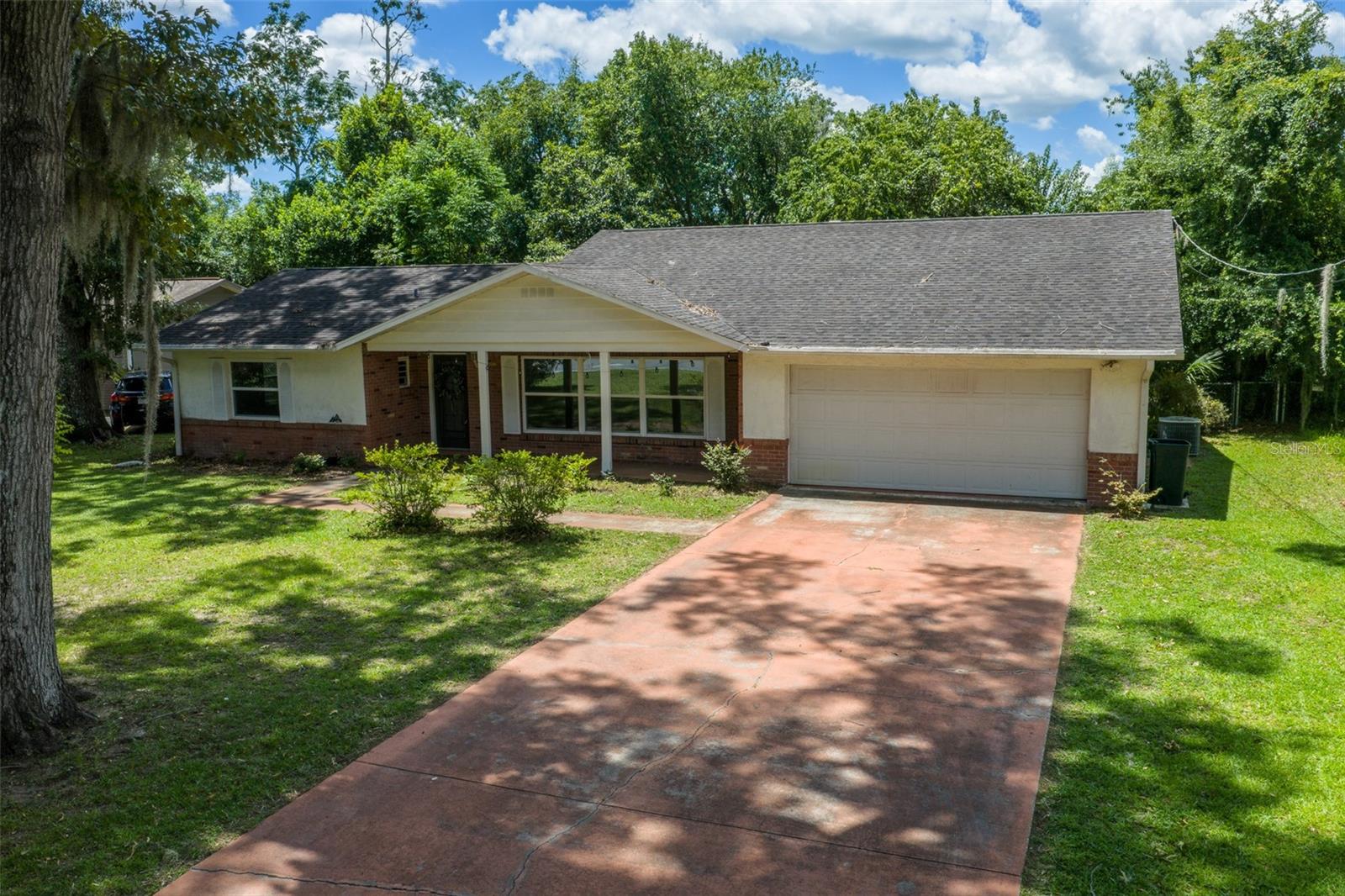 1870 Se 38th St Property Photo 2