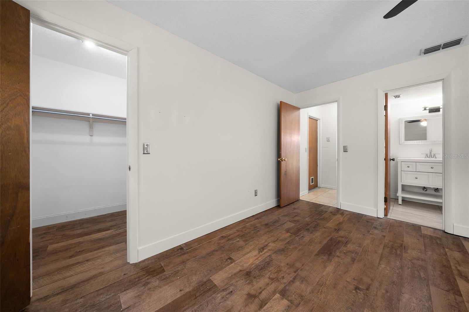 1870 Se 38th St Property Photo 22