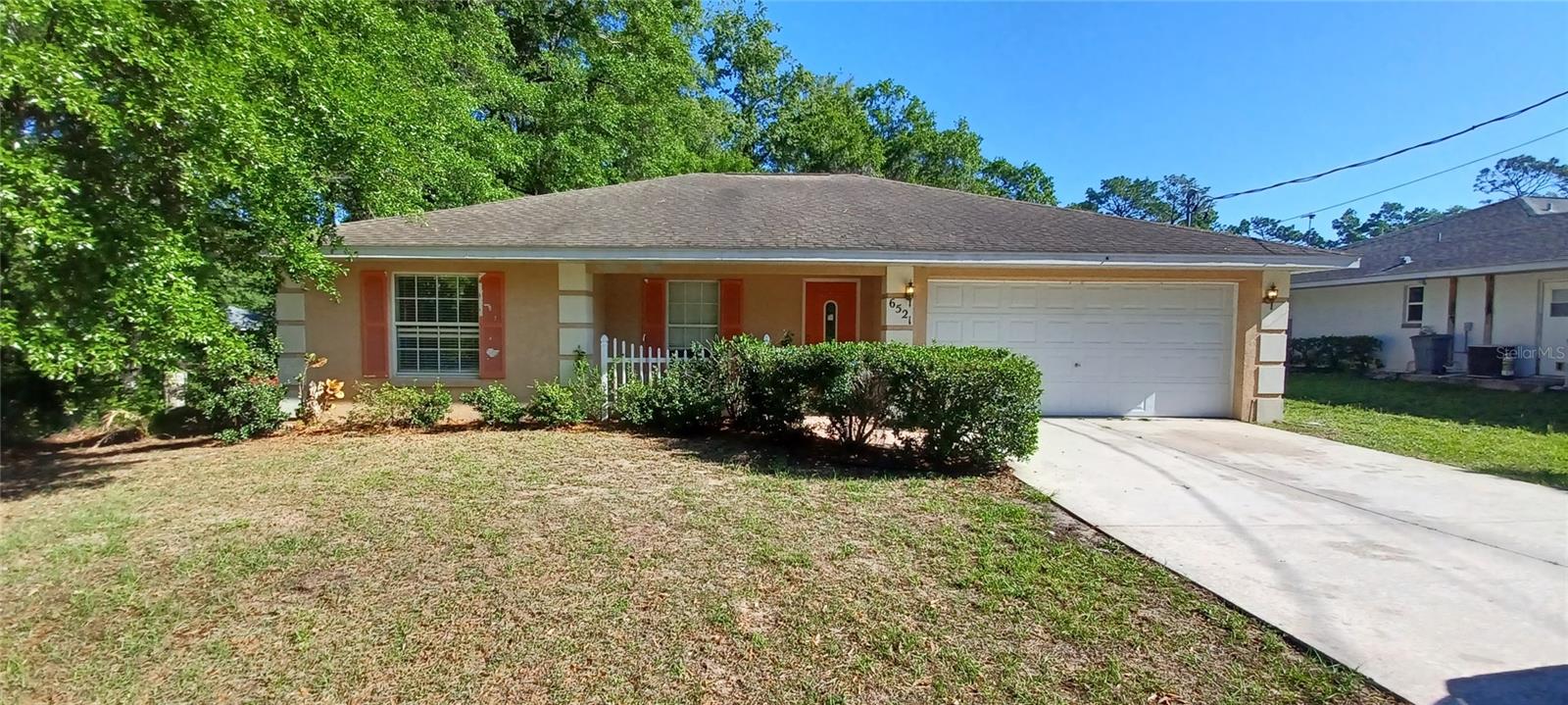 6521 E Grayson St Property Photo 1