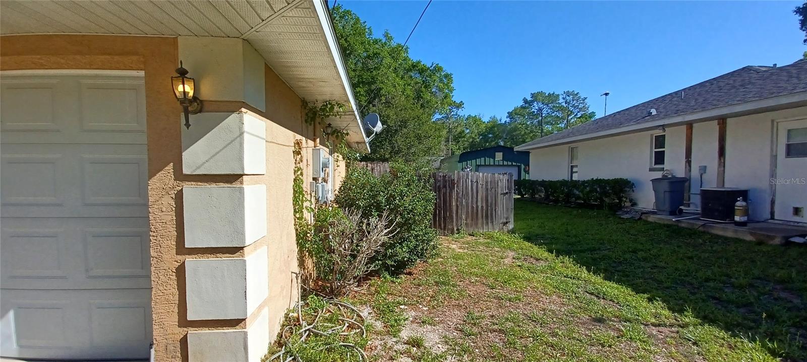 6521 E Grayson St Property Photo 3