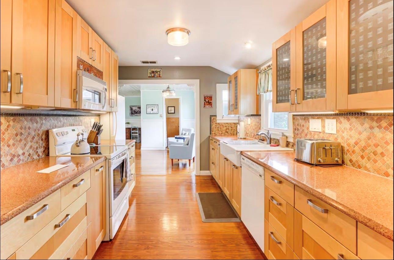 20906 River Dr Property Photo 9