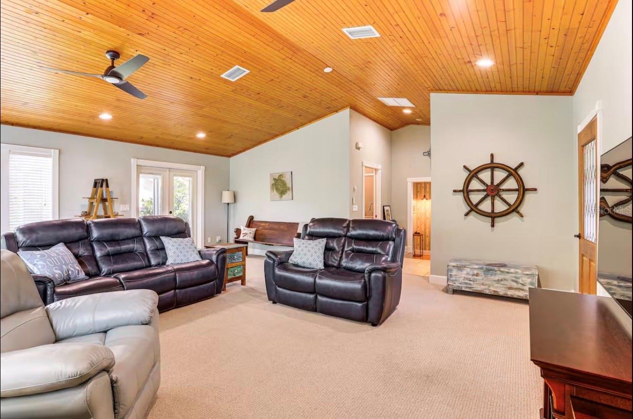 20906 River Dr Property Photo 13