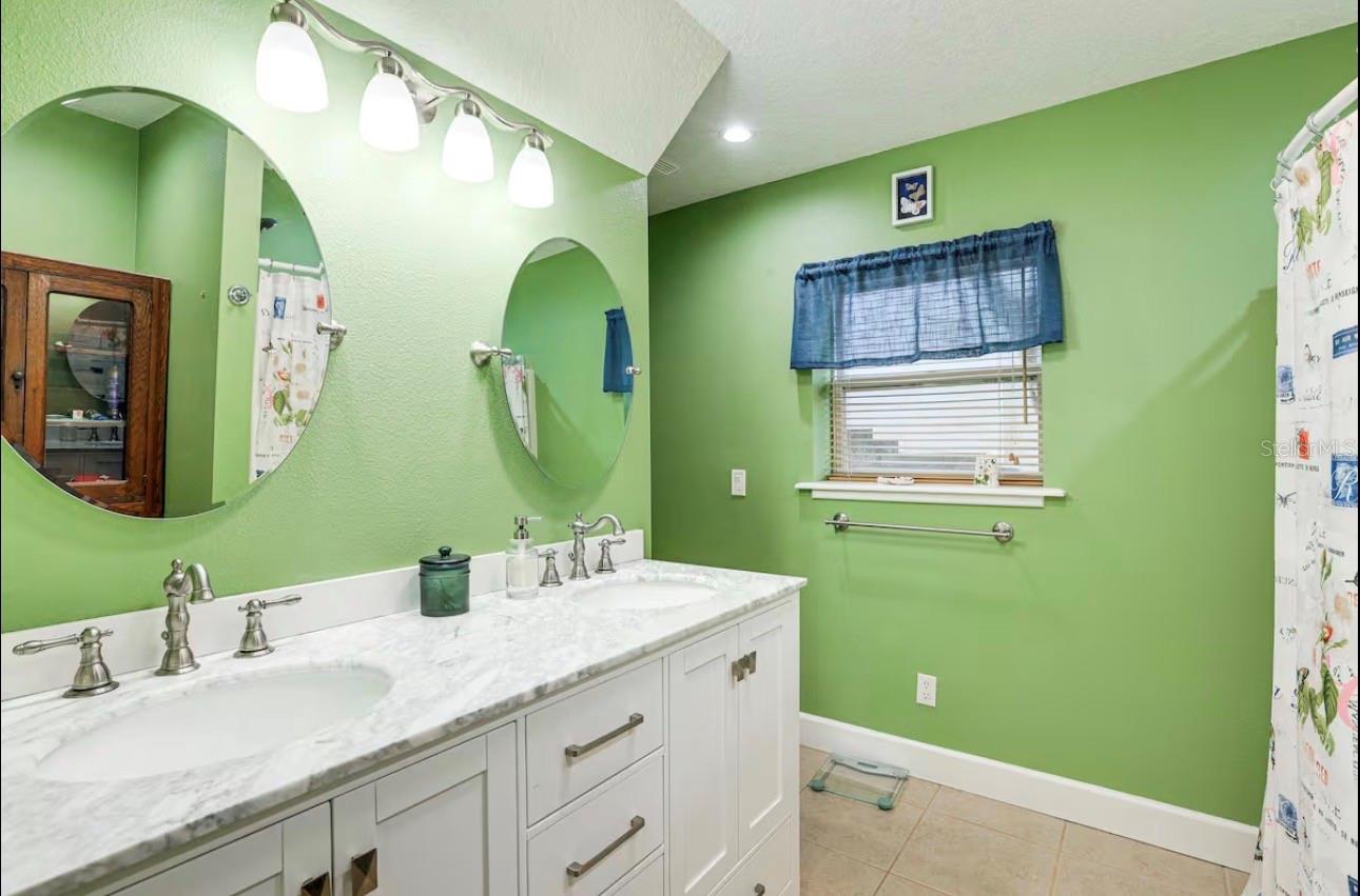 20906 River Dr Property Photo 18