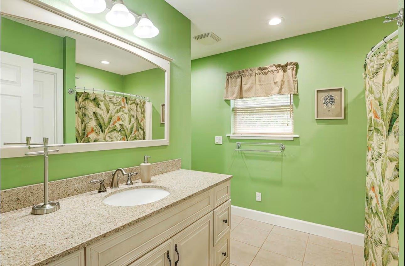 20906 River Dr Property Photo 22