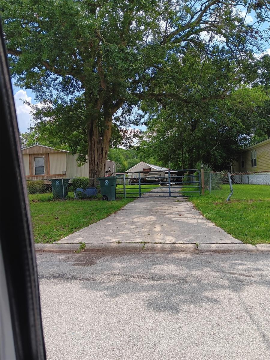 2153 SUNRISE DR