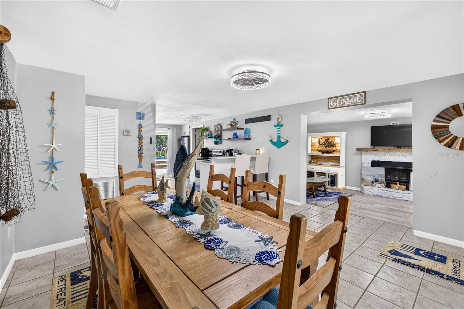 5304 S James Ter Property Photo 5