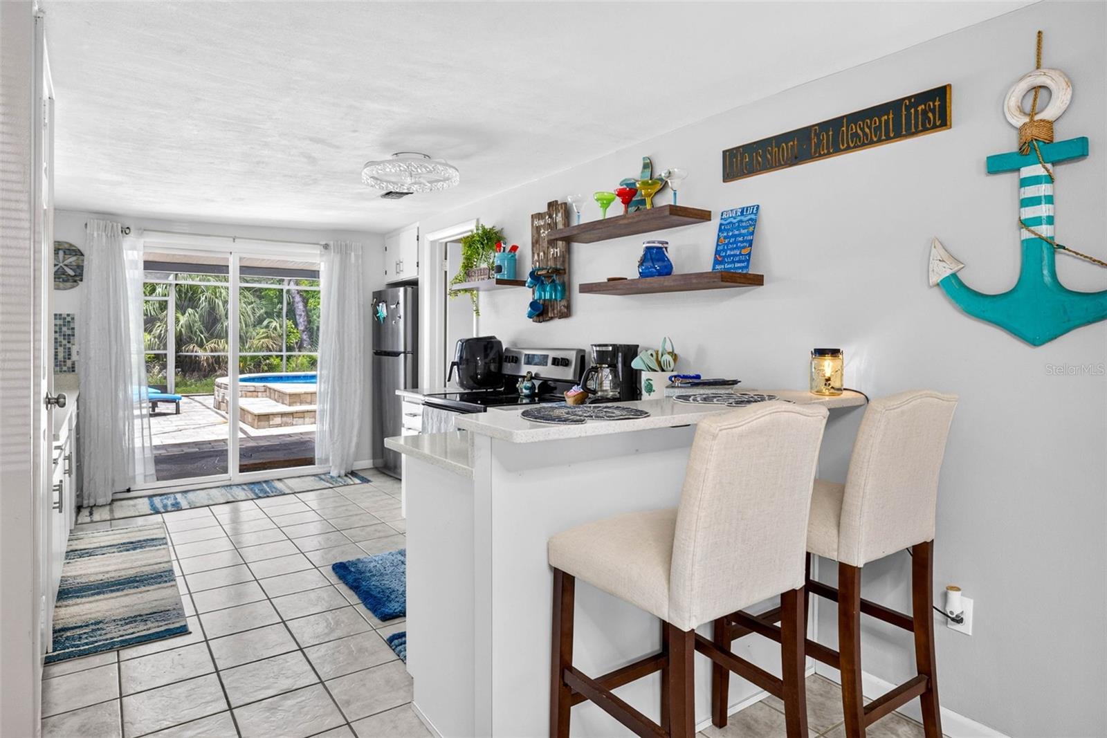 5304 S James Ter Property Photo 11