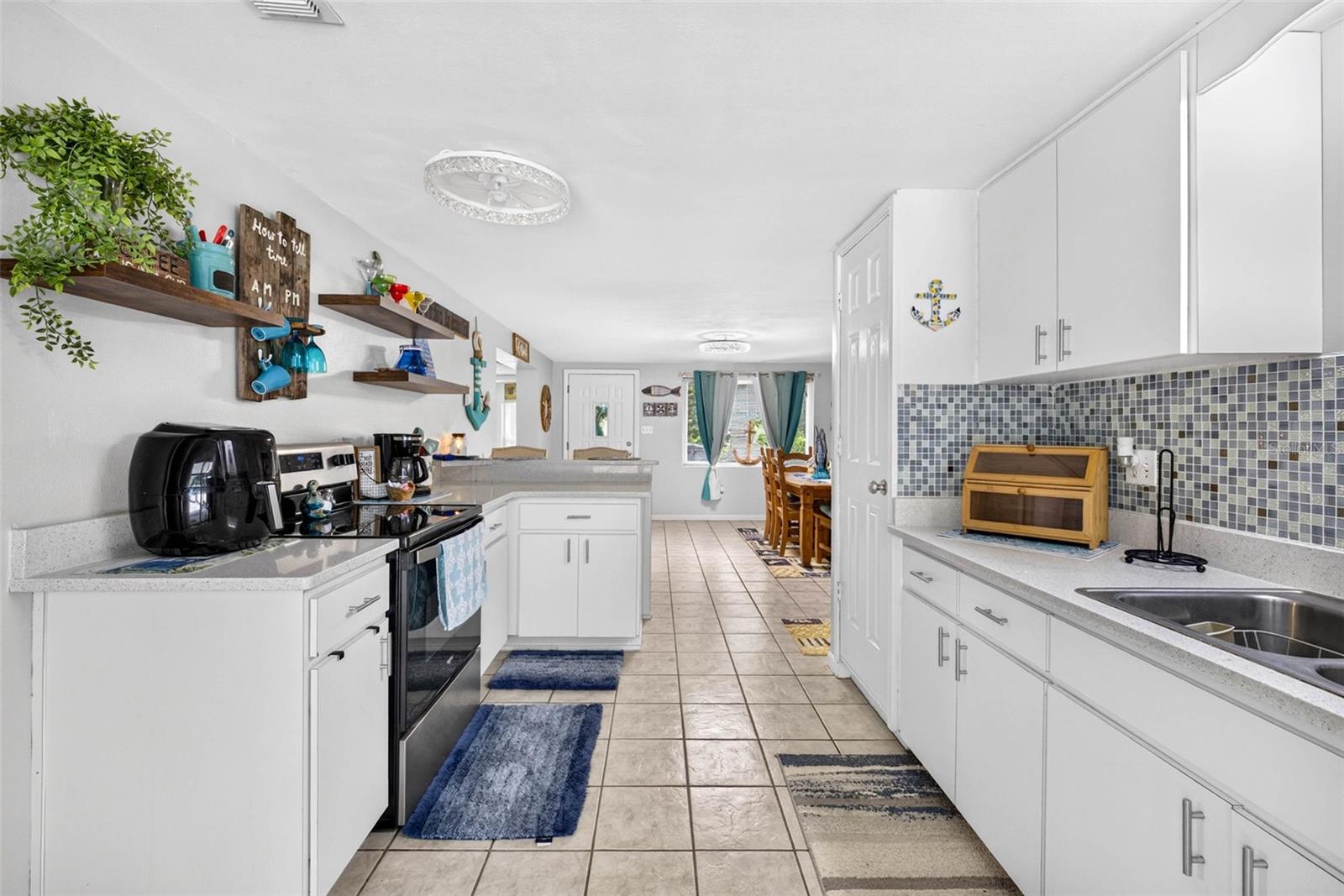 5304 S James Ter Property Photo 13