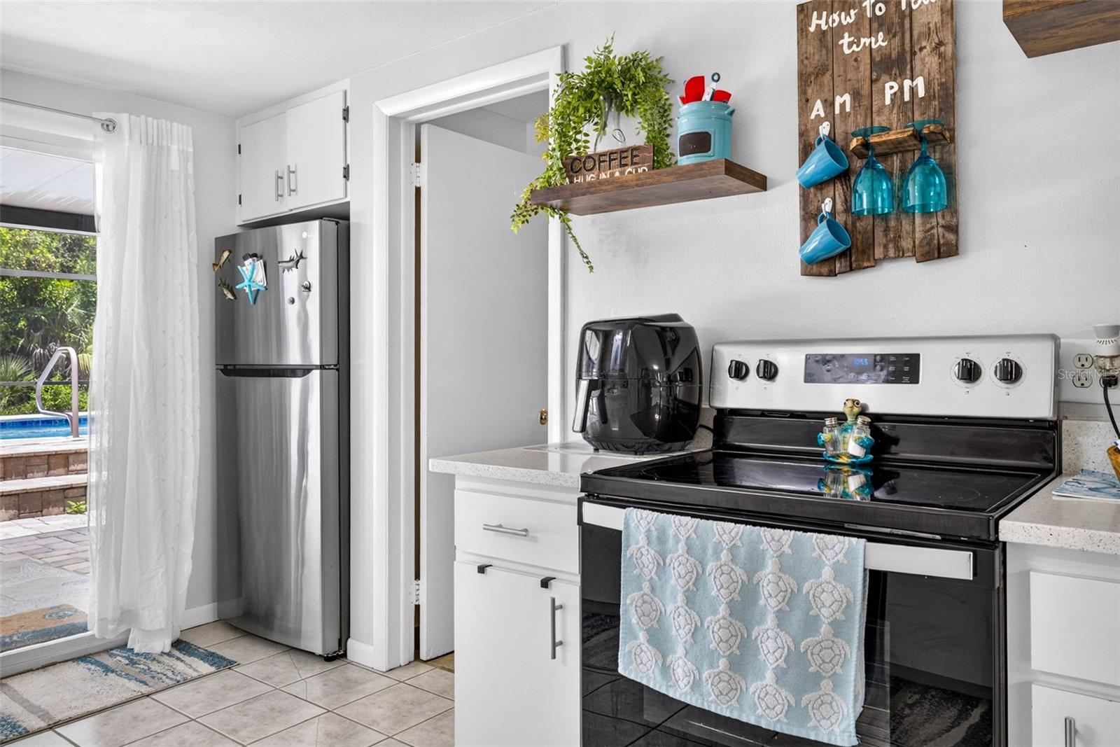 5304 S James Ter Property Photo 15