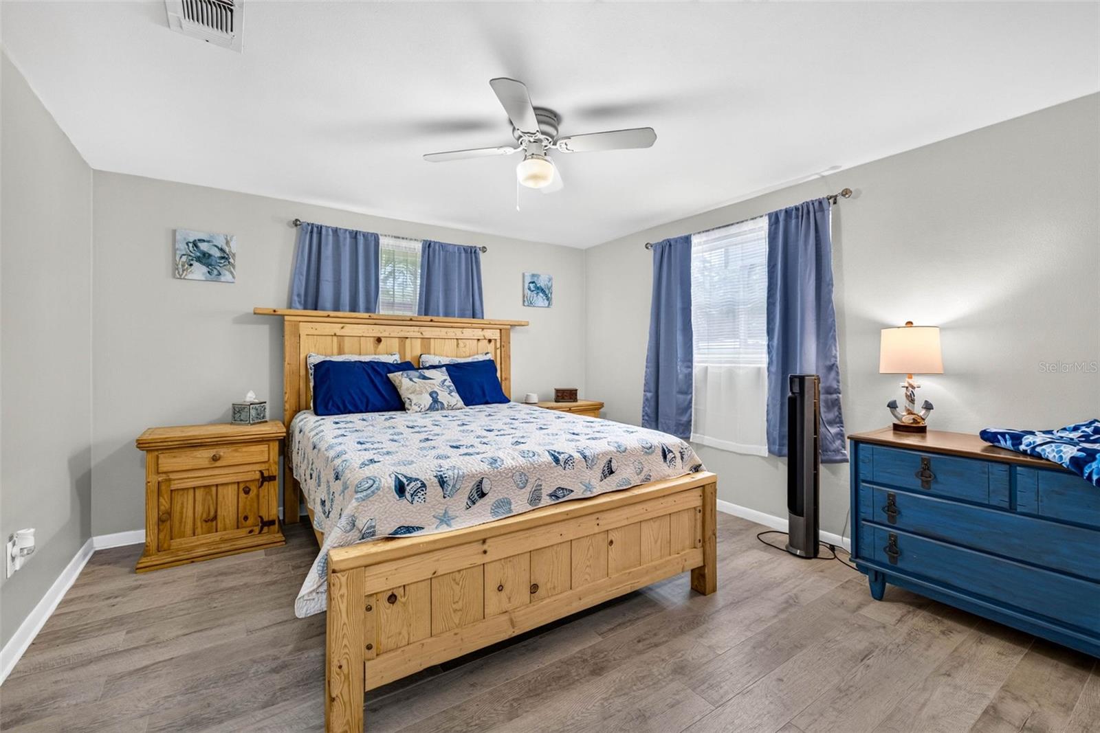 5304 S James Ter Property Photo 17