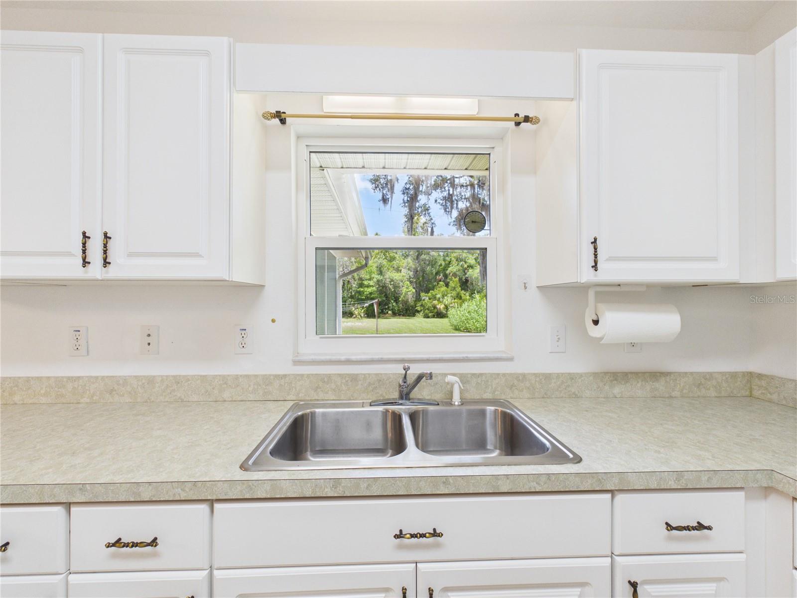 11236 N Rain Pt Property Photo 3