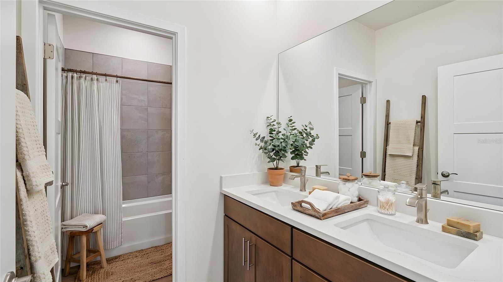 11225 Duckling Way Property Photo 13