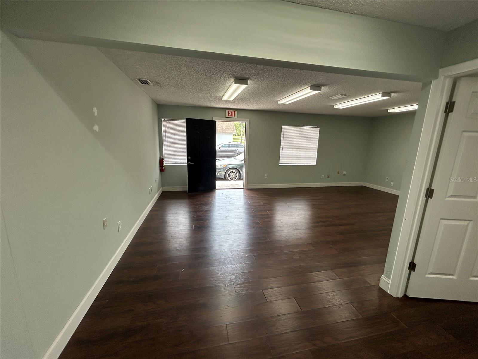 2945 Ne 3rd St #201 Property Photo 2