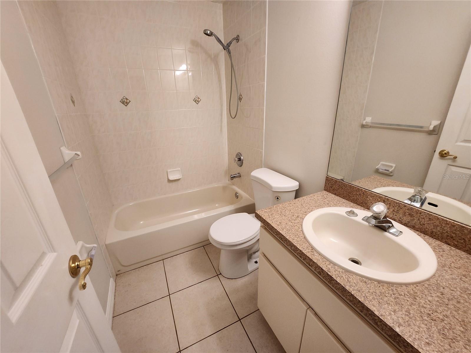 6521 E Grayson St Property Photo 16