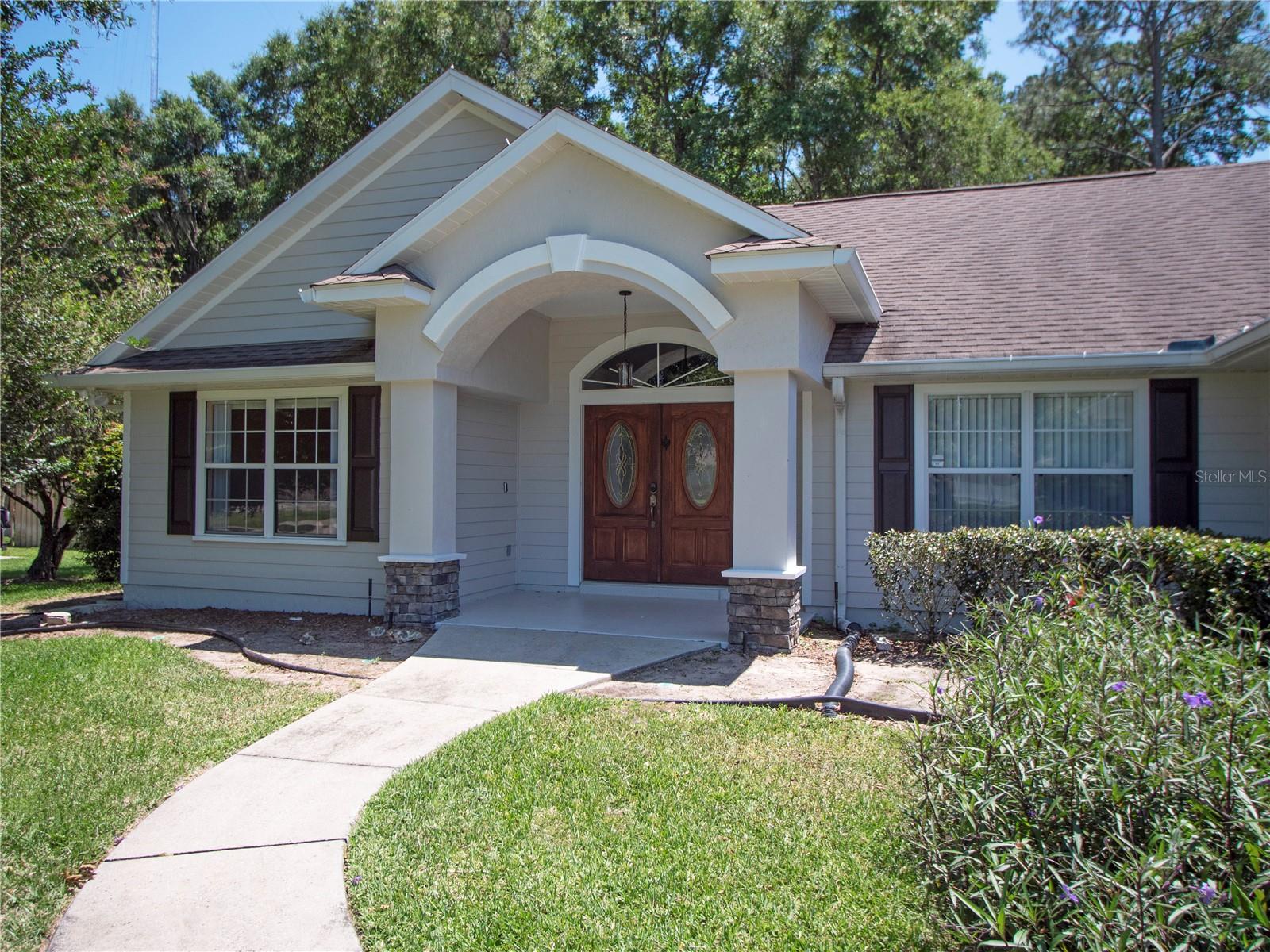 1258 Ne 51st Loop Property Photo 1